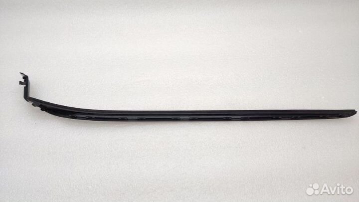 Молдинг лобового стекла правый Kia K5 DL3 G4NA