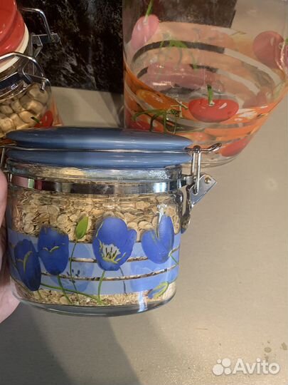 Банка доя сыпучих продуктов с замком герметическим