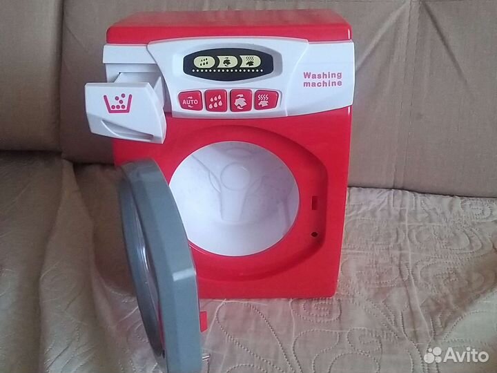 Детская стиральная машинка,гладильная доска и утюг