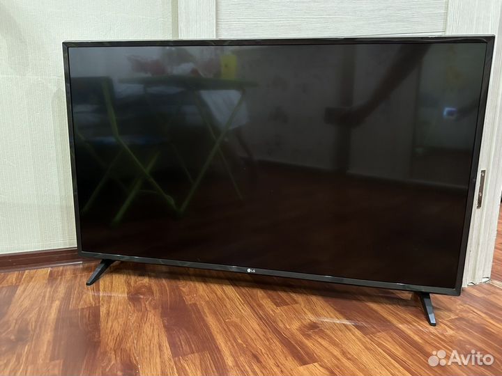 Продам телевизор LG 43UJ630V