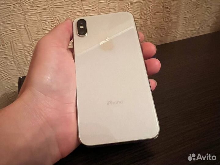 iPhone X, 64 ГБ
