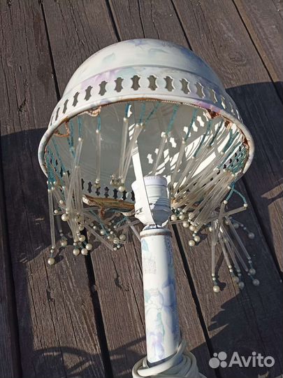 Настольная лампа