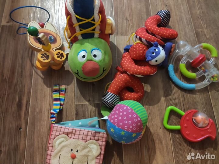Развивающие игрушки для малышей