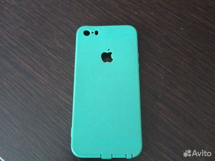 Чехол на iPhone 5s