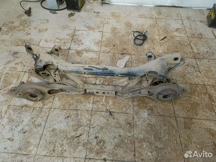 Задний подрамник всборе без ступиц Ford focus 3