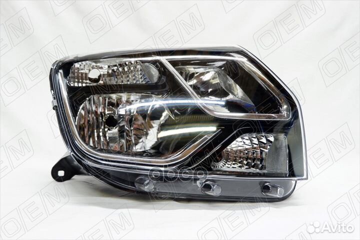 Фара правая Renault Duster 1 2015-2020 OEM0100F