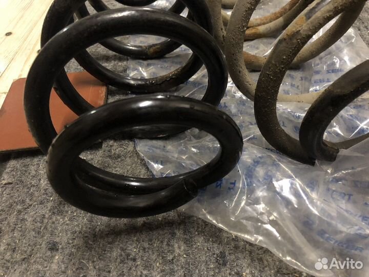 Пружина передняя Ауди А4 В7