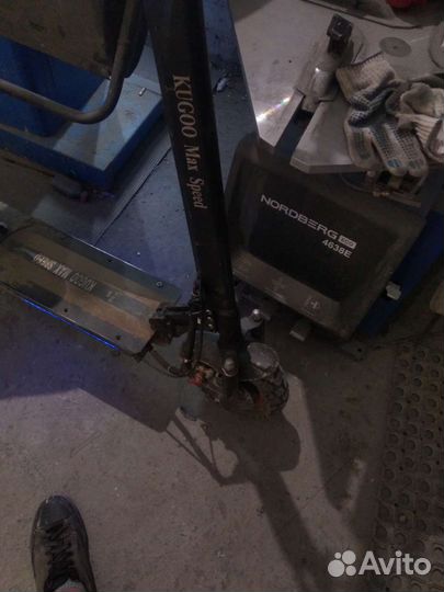 Продам электросамокат куго макс спид