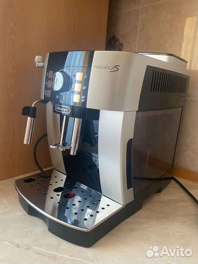 Кофемашина delonghi новая