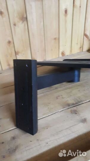 Металическая полка с поворотным механизмом