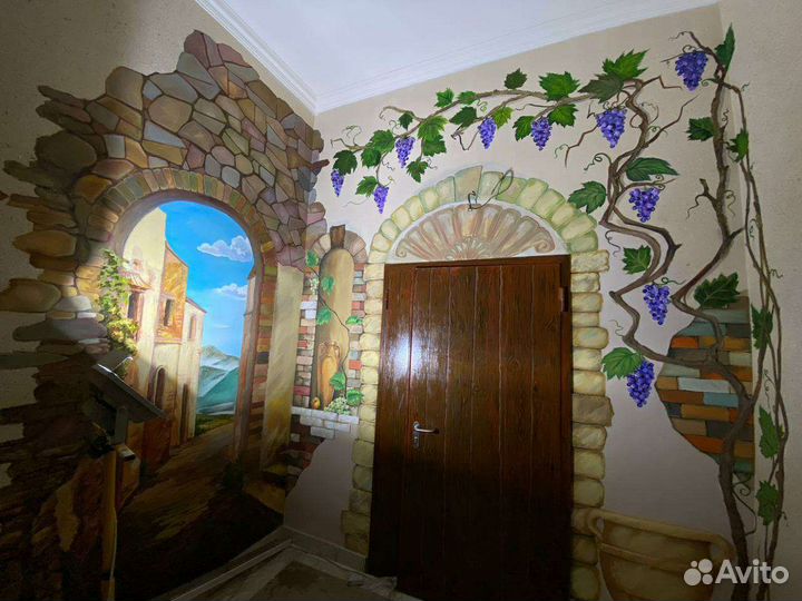 Художник : роспись на стене, бумаге и холсте