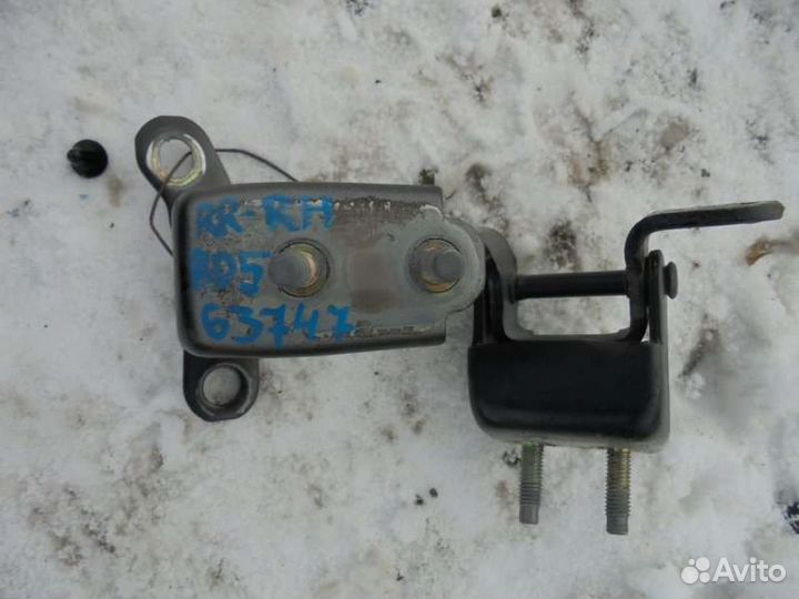 Петля двери задняя правая Honda Cr-V RD5 K20A