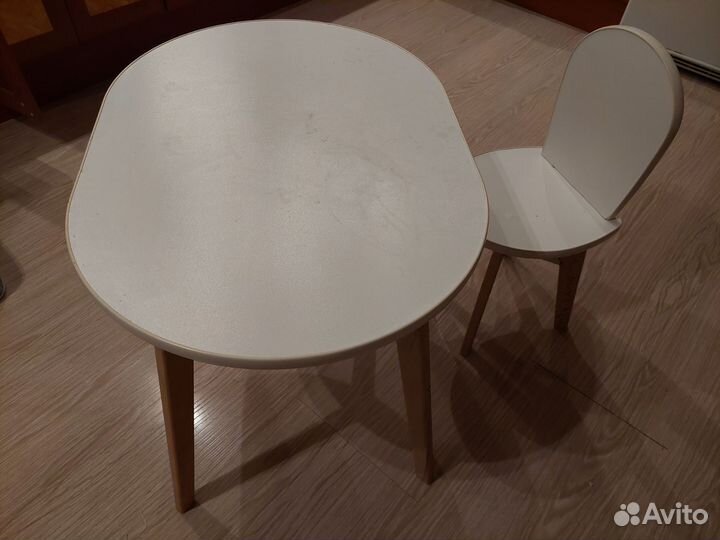 Детский стол со стулом