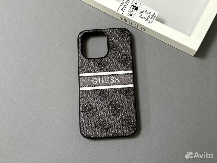 Чехол на iPhone 13 Pro Guess