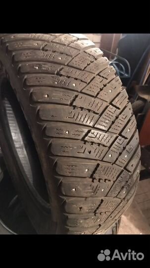 Goodyear Ultra Grip Ice Arctic 2 215/60 R17 99T