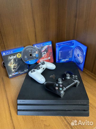 Sony PS4 PRO 2 Джой +Игры