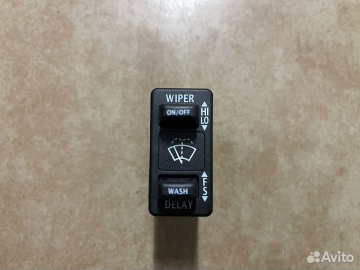 Переключатель стеклоочистителем Freightliner