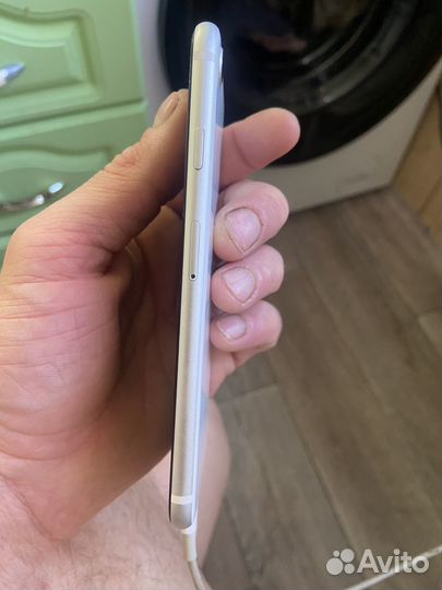 iPhone SE, 128 ГБ