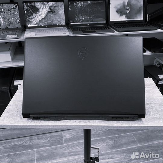 Игровой ноутбук MSI Core i5, 16Gb, RTX, 17.3