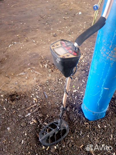 Металлоискатель бу Fisher 4