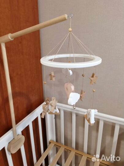 Мобиль на кроватку деревянный