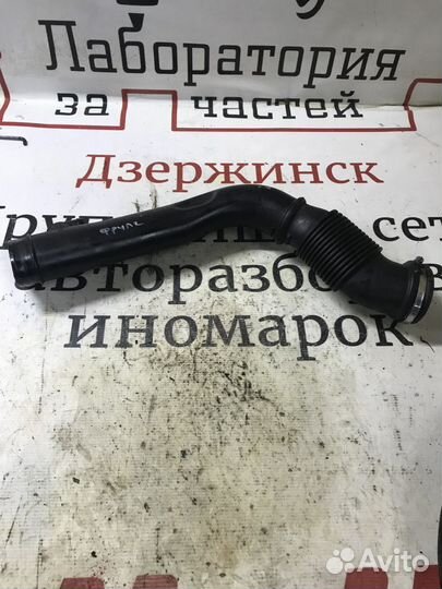 Патрубок воздушного фильтра Land Rover Freelander