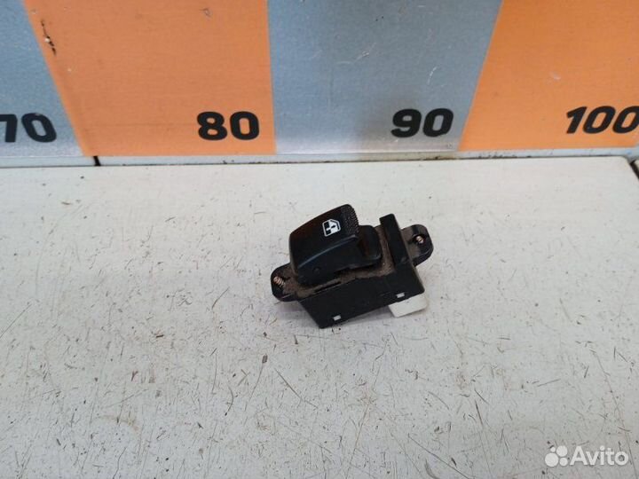 Кнопка стеклоподъемника Kia Rio 1 1.5 2004