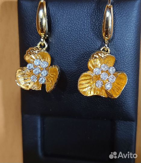 Золотые серьги 