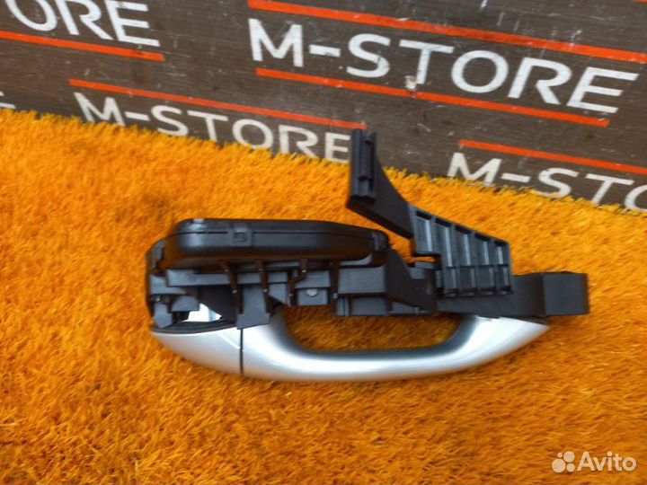 Ручка двери внешняя задняя левая Mercedes-Benz