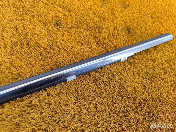 Молдинг стекла передний правый Geely Coolray