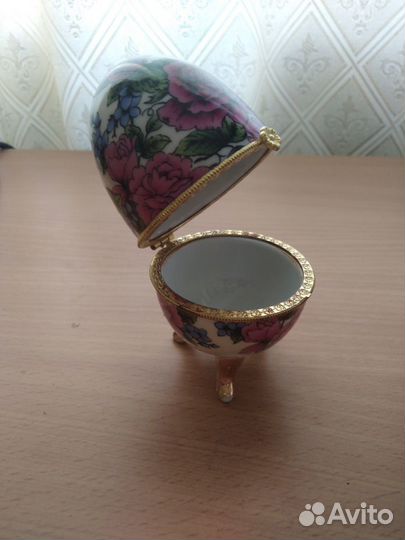 Шкатулка яйцо