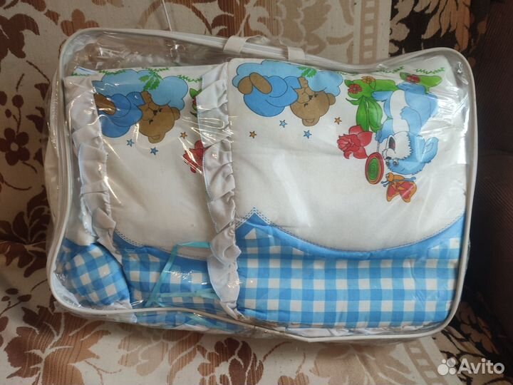 Бортики в детскую кроватку новые