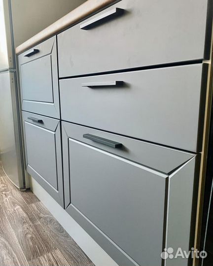 Кухня новая модульная серая