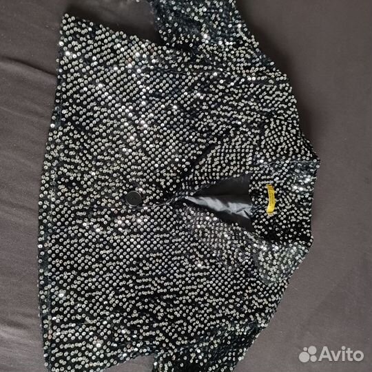 Укороченный пиджак с пайетками