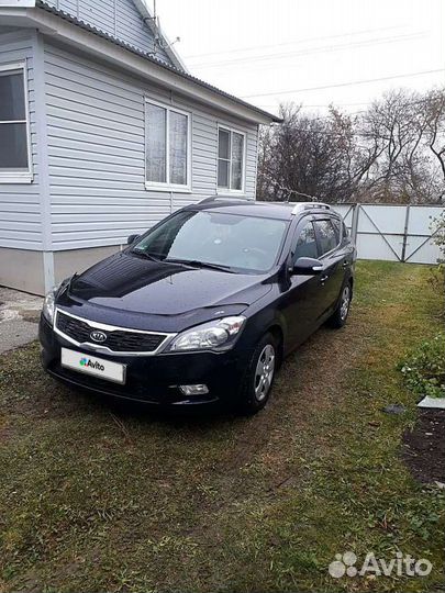 Kia Ceed 1.6 МТ, 2010, битый, 148 000 км