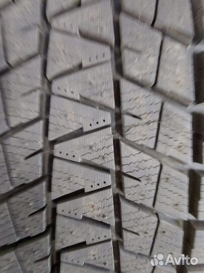 Bridgestone Blizzak VL1 265/50 R20