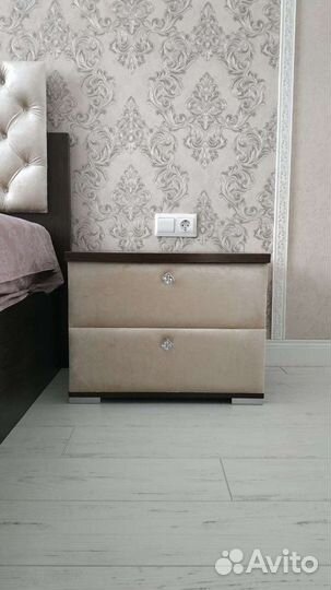 Тумба прикроватная