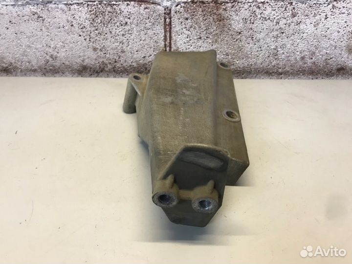 Кронштейн крепления двигателя правый LADA Kalina