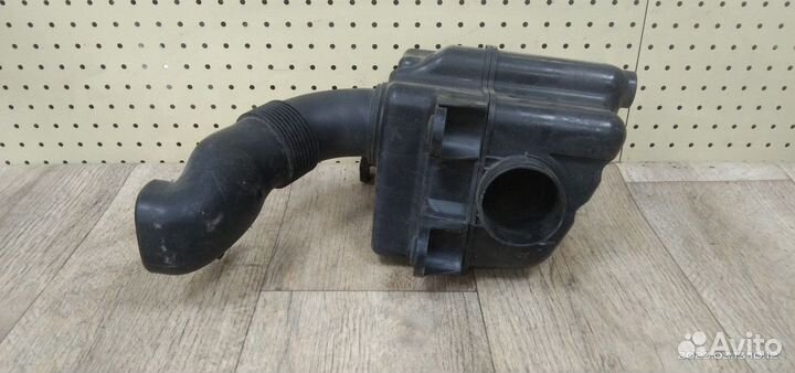 Резонатор воздушного фильтра Volkswagen Jetta