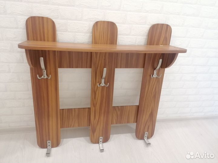 Вешалка для одежды настенная