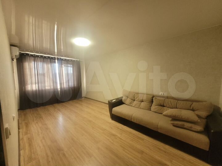2-к. квартира, 56 м², 8/17 эт.