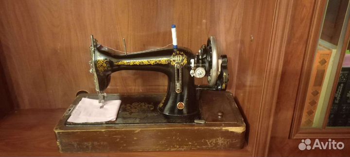 Швейная машинка зингер ручная