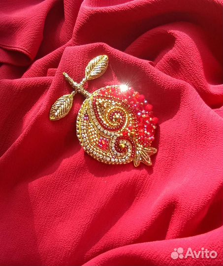 Брошь ручной работы