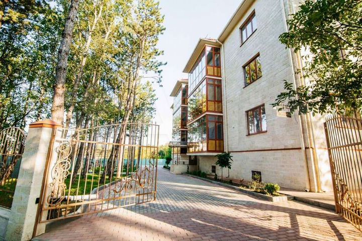 2-к. квартира, 74 м², 2/3 эт.