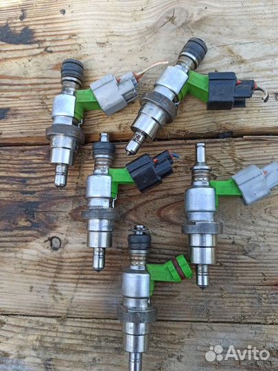 Форсунка тойота toyota avensis 1az-fse 2azfse