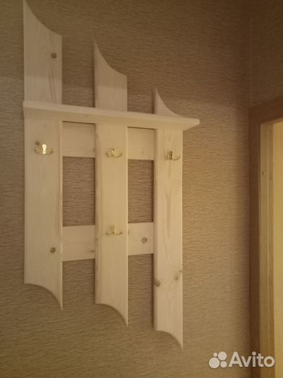 Вешалка для одежды в прихожую