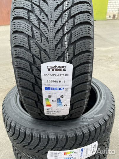 Nokian Tyres Hakkapeliitta R3 225/45 R18