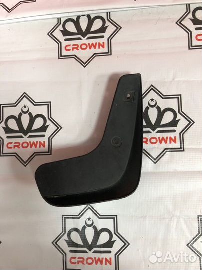 Брызговик передний левый Nissan Almera Classic