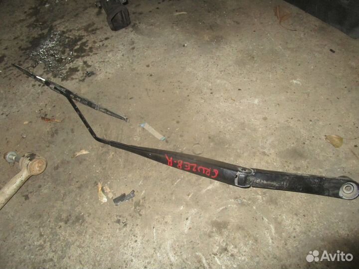 Поводок стеклоочистителя правый Chevrolet Cruze