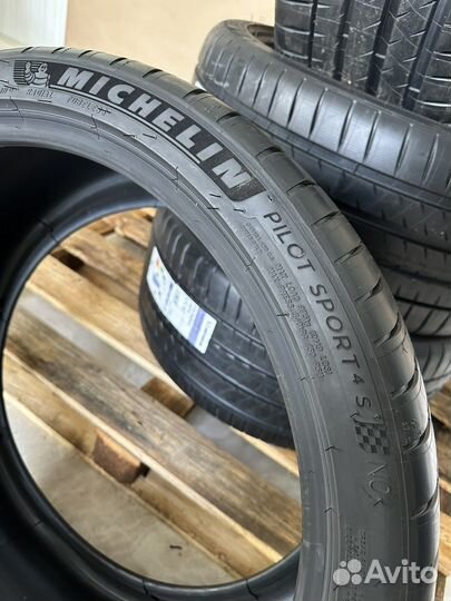 Michelin Pilot Sport 4 S 315/30 R22 и 285/35 R22 107Y